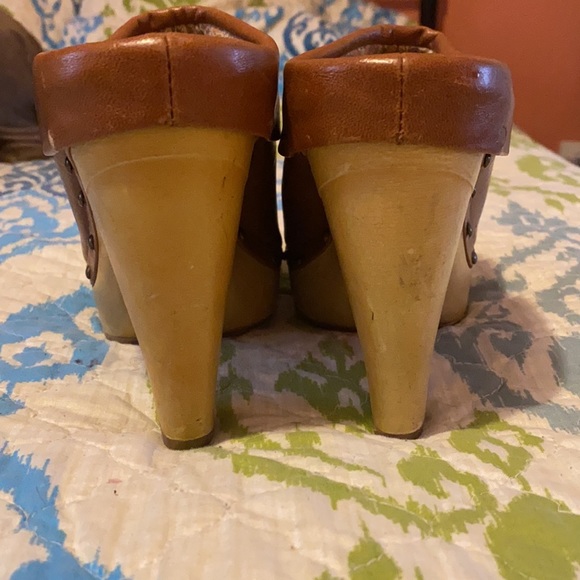 Heels - Picture 5 of 5